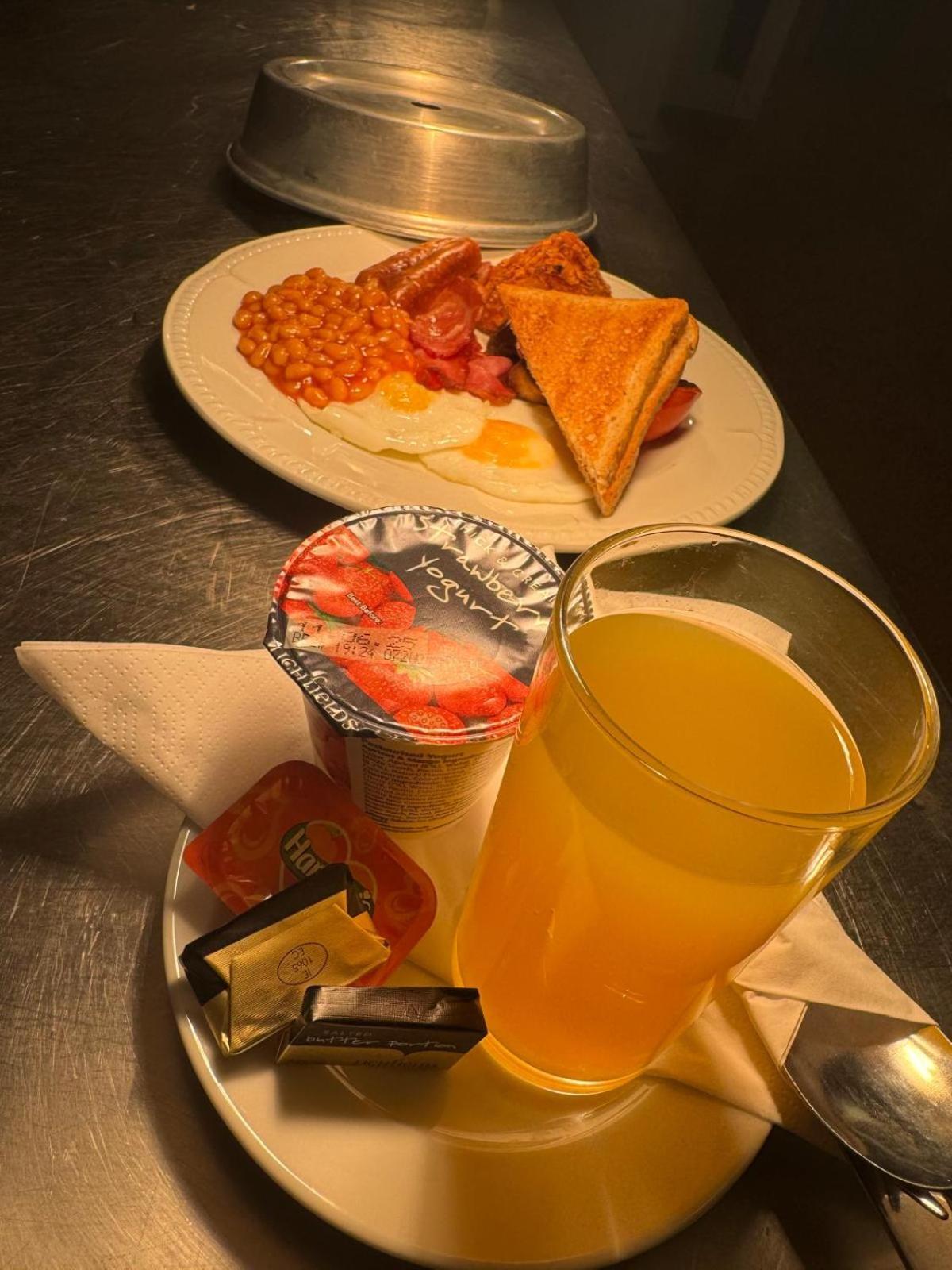 Oyo奇尔特恩酒店 卢顿 外观 照片